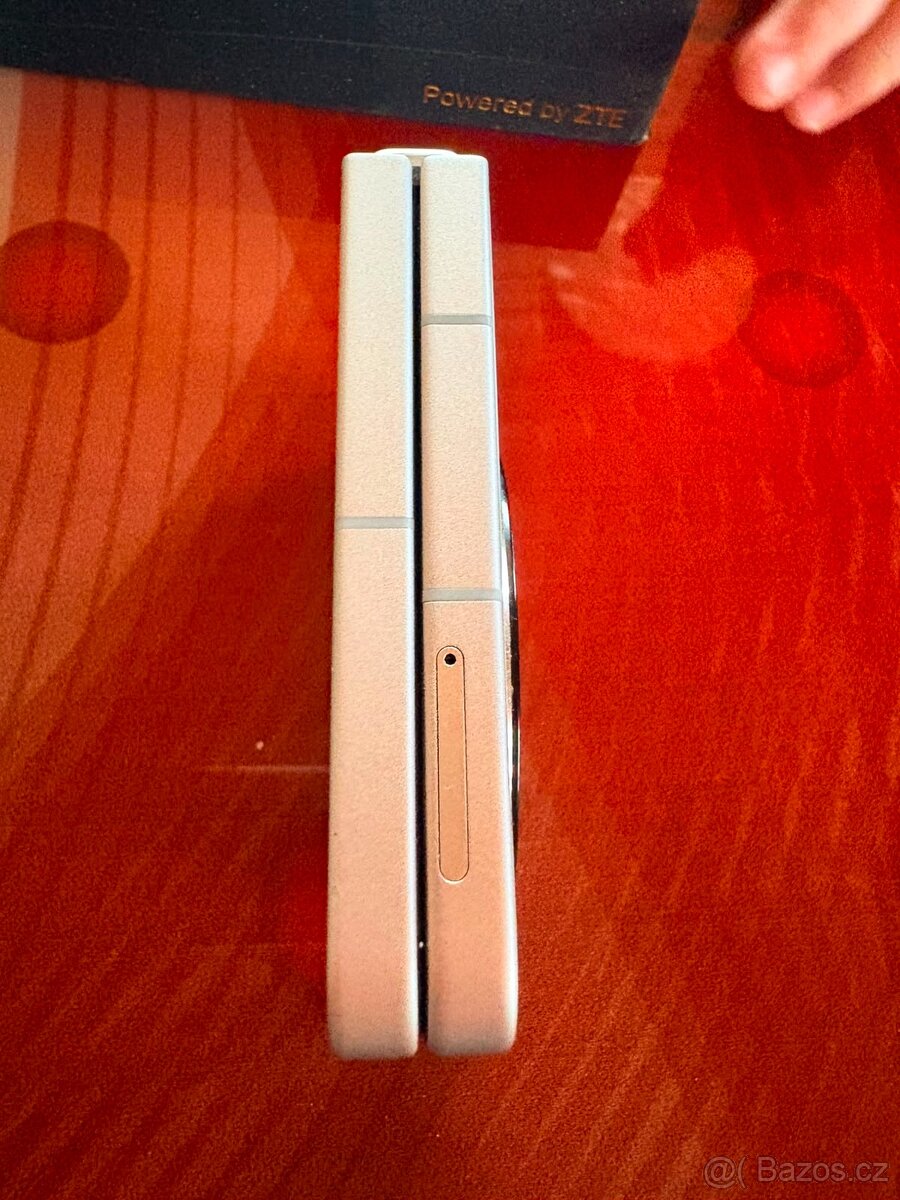 Nubia flip 5G - 2