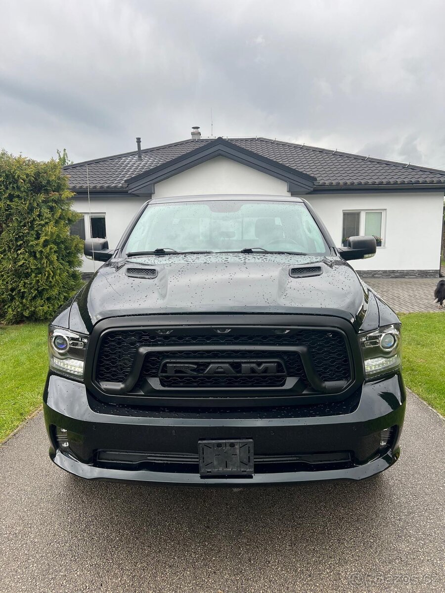 Dodge Ram 1500 5.7 HEMI 4X4 - 2016