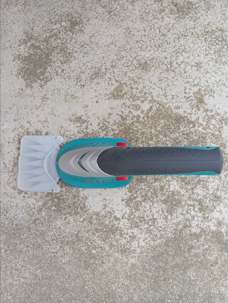 Prodám bateriové nůžky Zn.BOSCH - 2