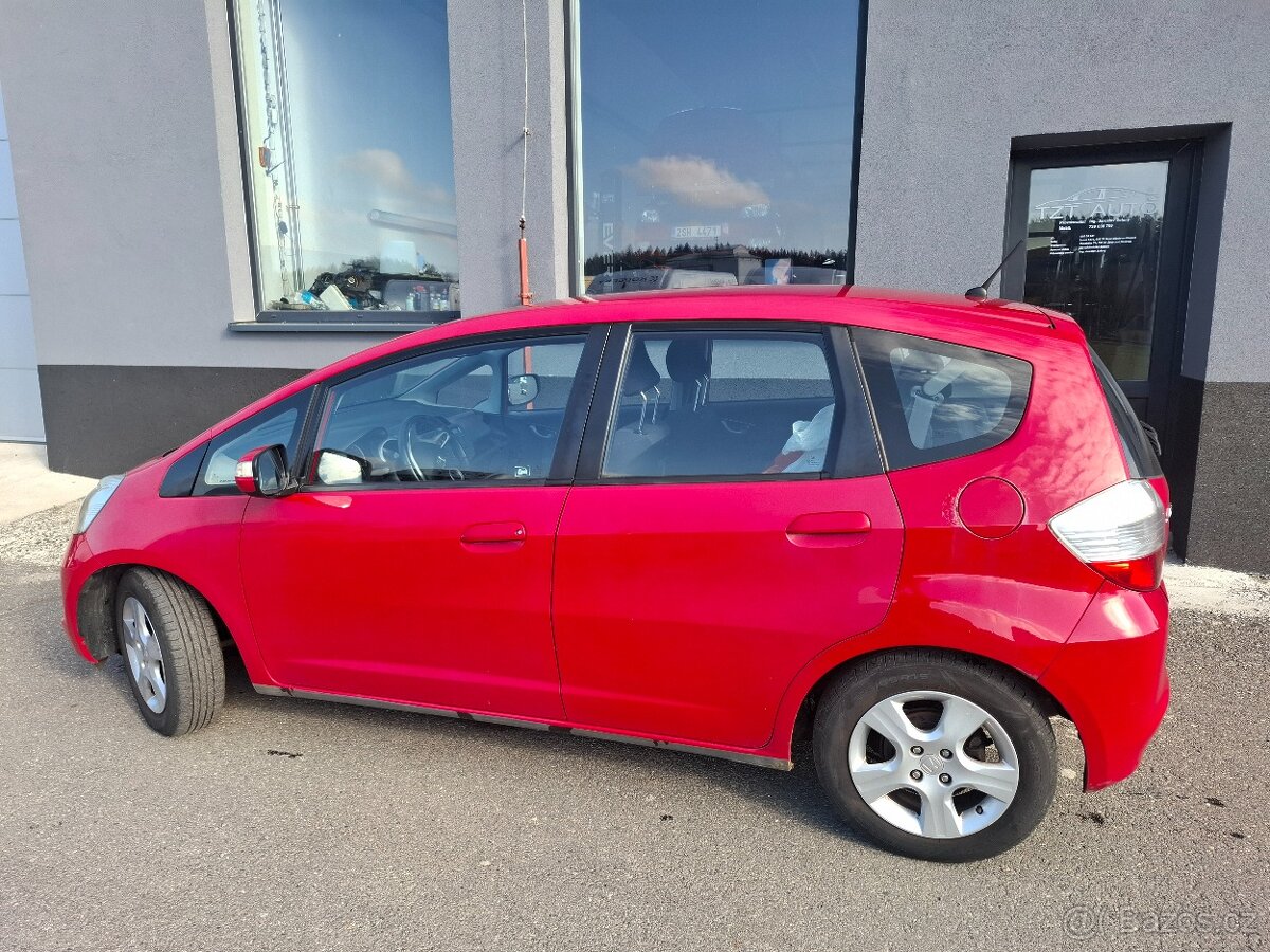 HONDA JAZZ 1.3i, 73kW, 160000km, po STK, TOP CENA - 2