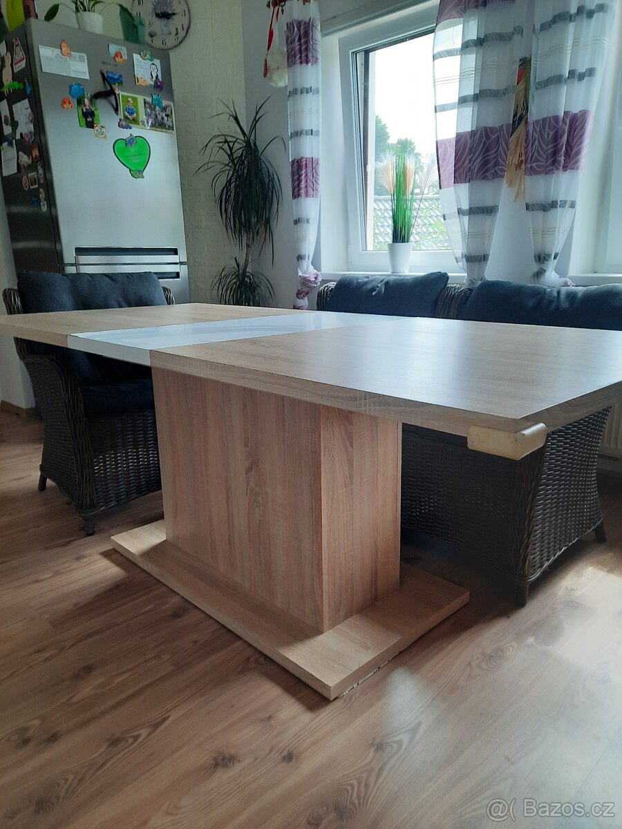 Jídelní stůl - 2