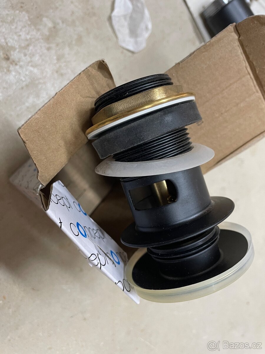 Umyvadlová výpust klik-klak černá - 2