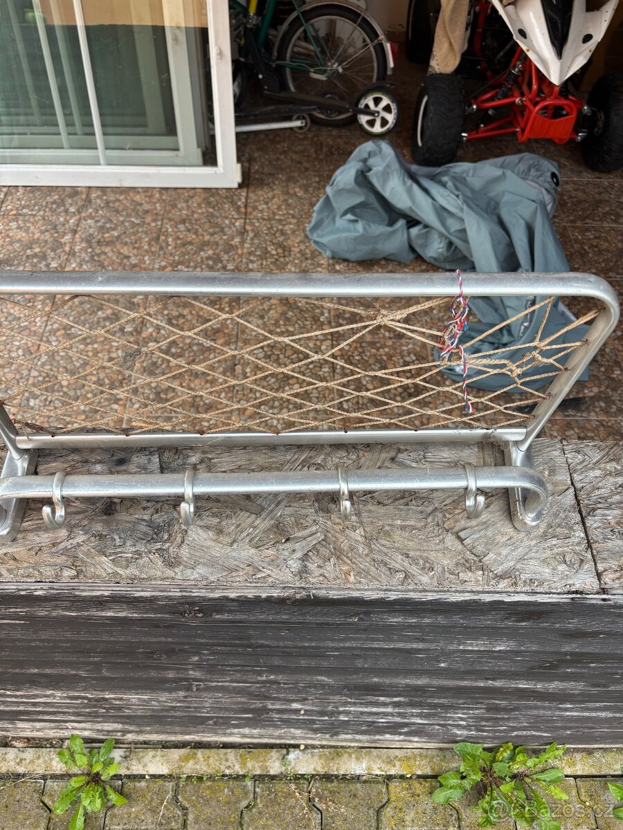 Věšák z vagonu - 2