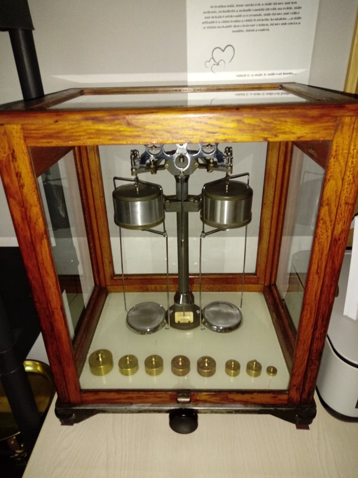 Staré laboratorní / analytické váhy Meopta - 2