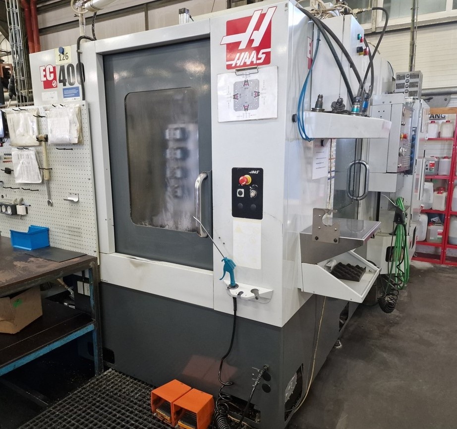 Horizontální paletové obráběcí centrum HAAS EC 400 - 2