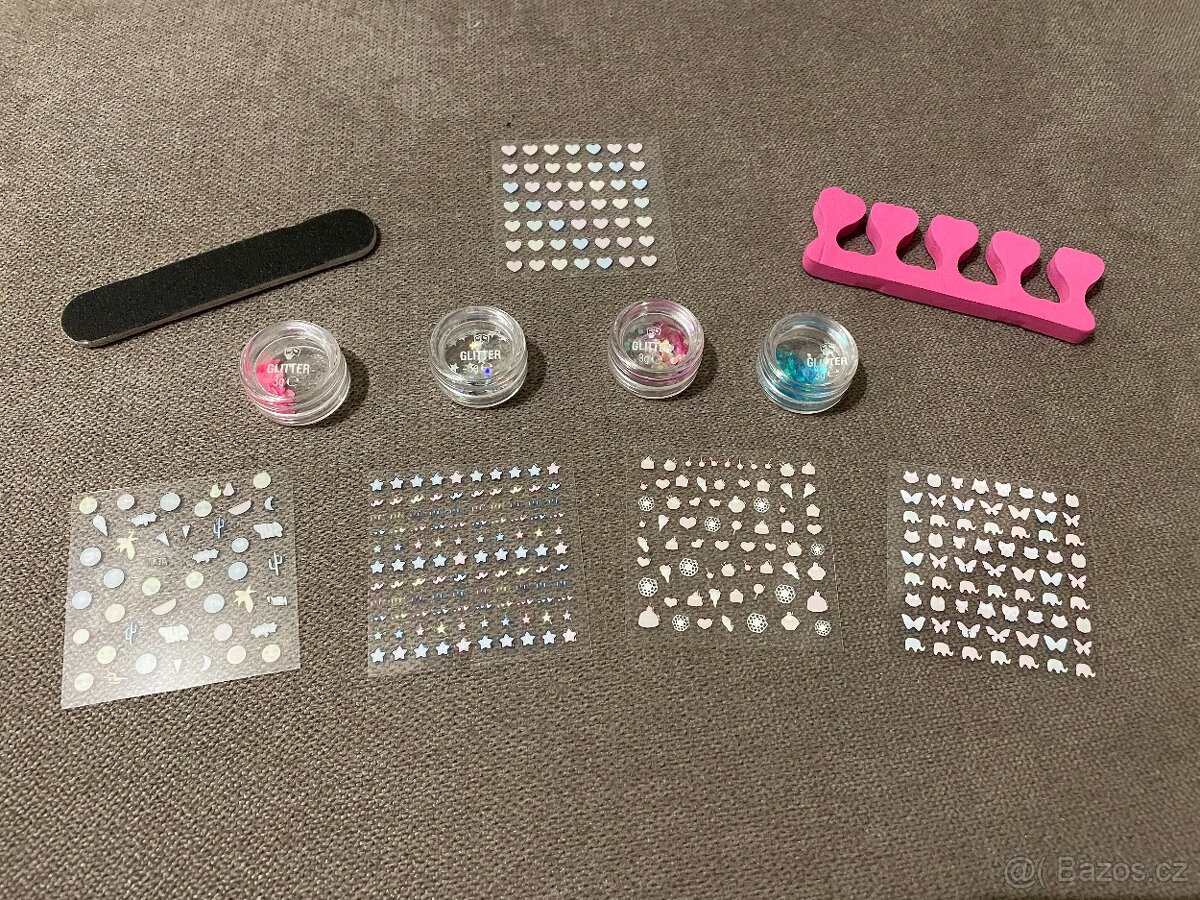 Sada doplňků na nehty - 2