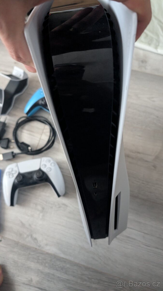 PS5 s mechanikou.2x ovladač+ 2 hry - 2