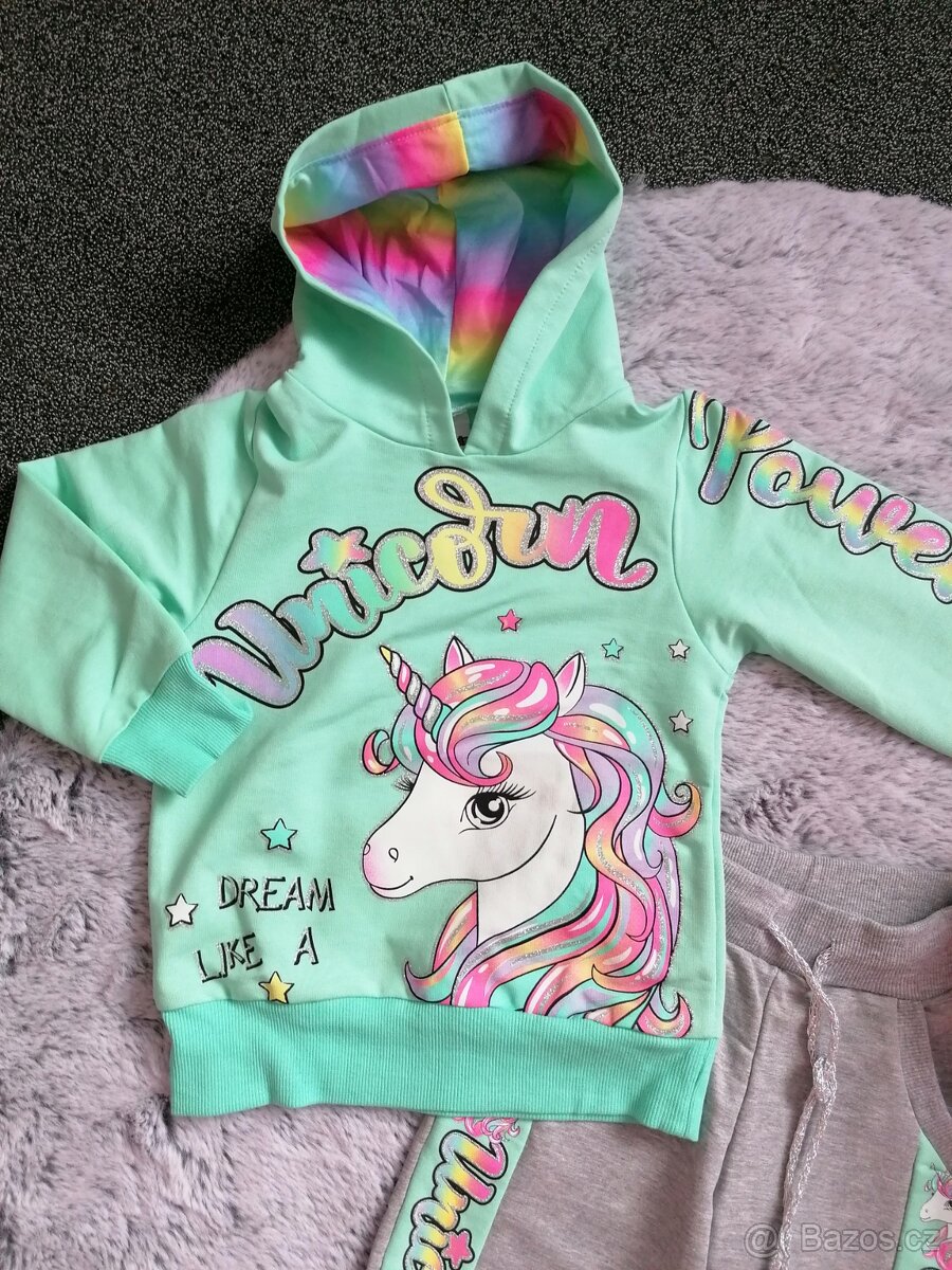 Krásný dívčí komplet - nový - 2