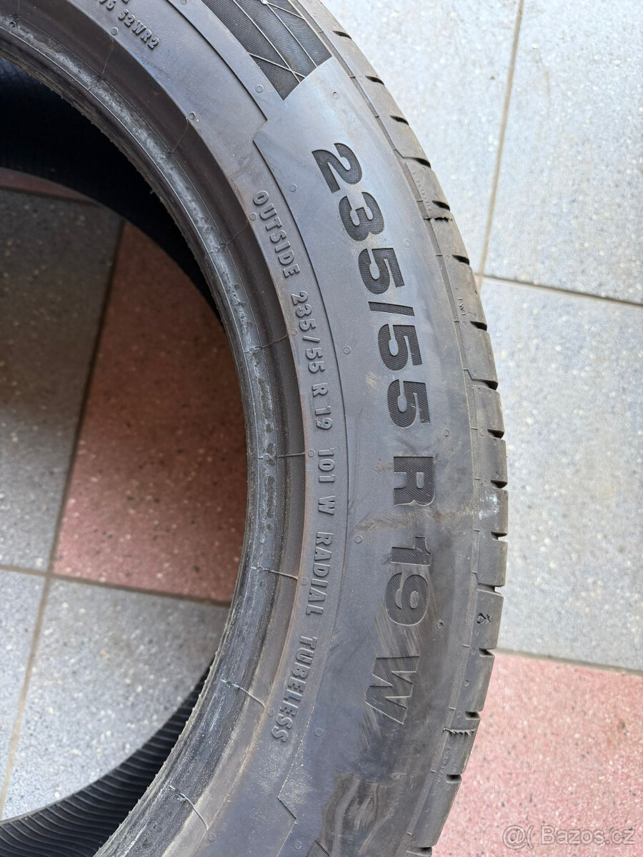 235/55R19 - 2