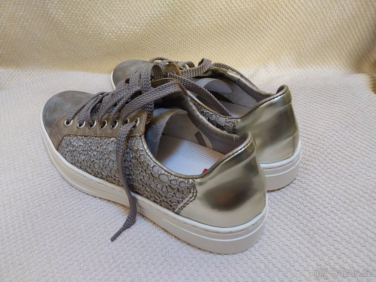 Vycházková obuv - 2