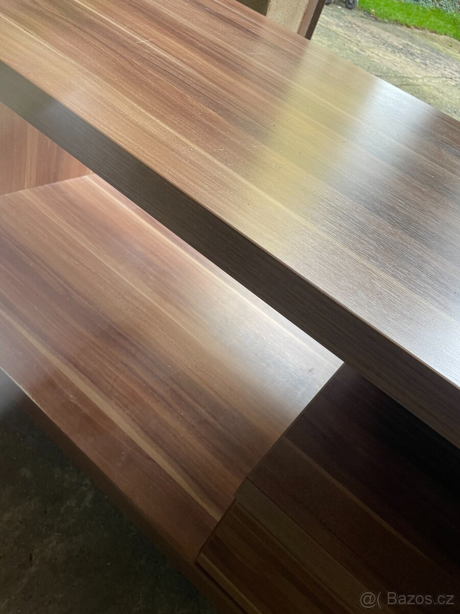 Konferenční stolek - 2