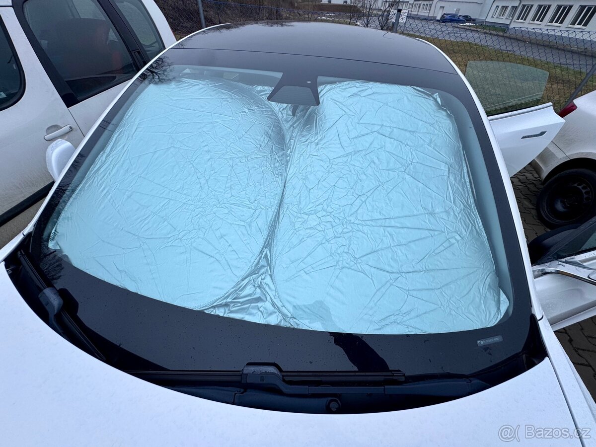 Tesla model 3 sluneční clona - 2
