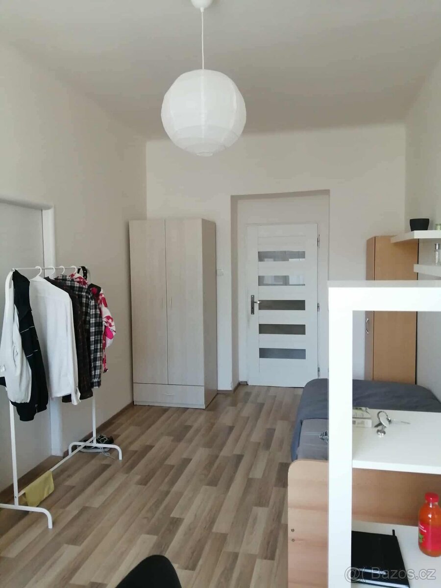 Nepruchozi pokoj Holesovice Pristavni 12000Kc - 2
