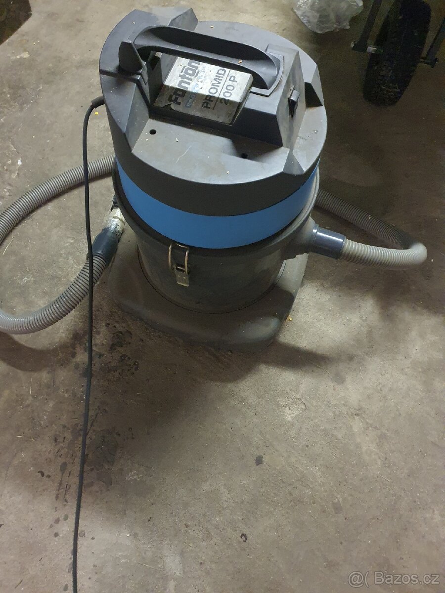 Průmyslový vysavač - 2