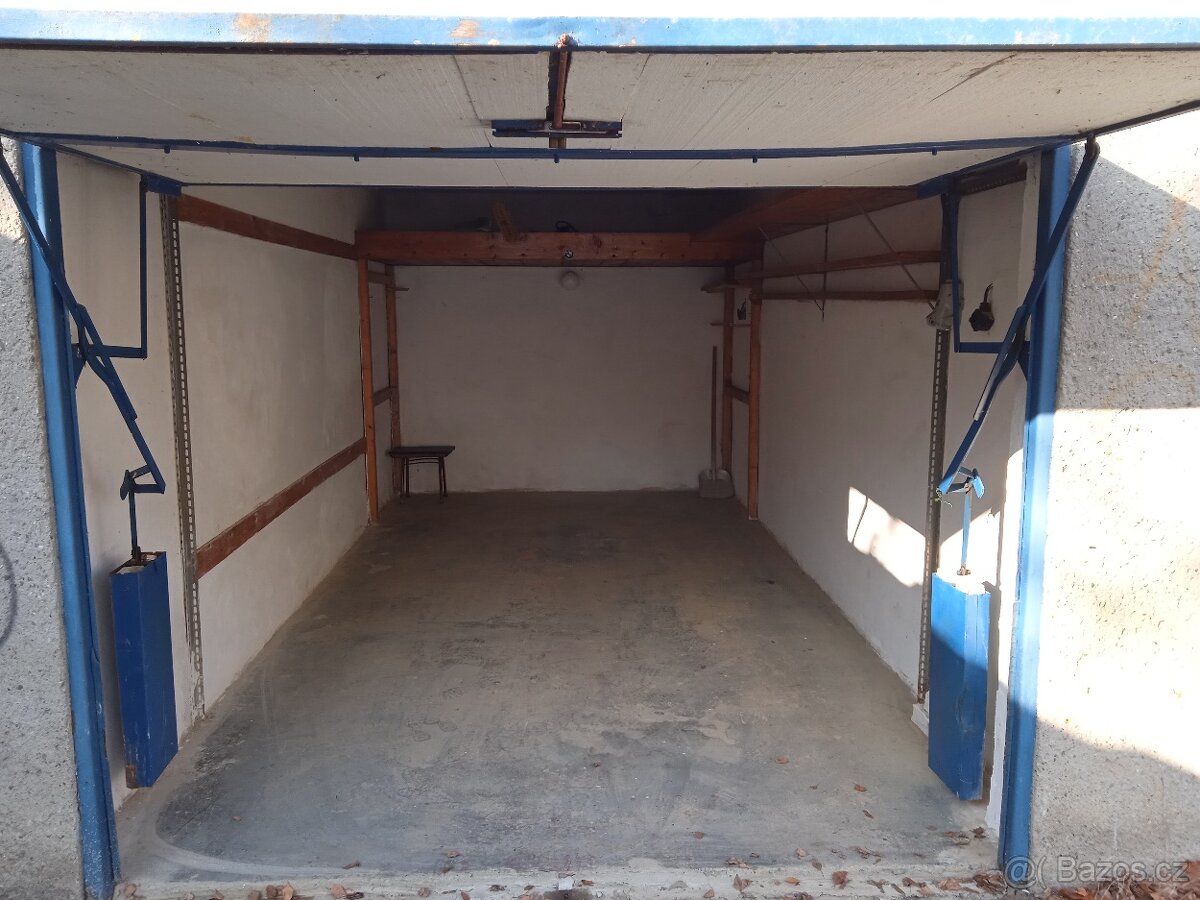 Pronajmu garáž - 2