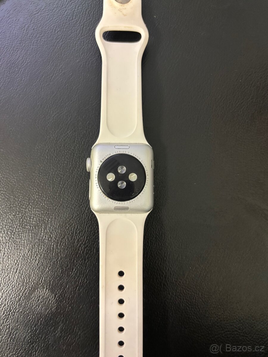 Apple Watch Series 3 38 mm - stříbrná - 2