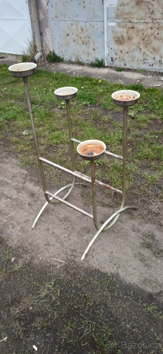 Starozitny kvetinovy stojan - 2