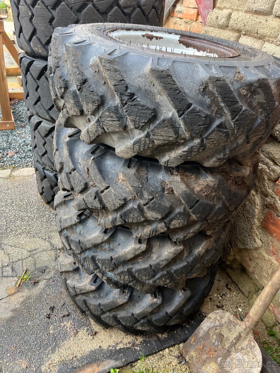 Kola na unc/smykový nakladač - 2