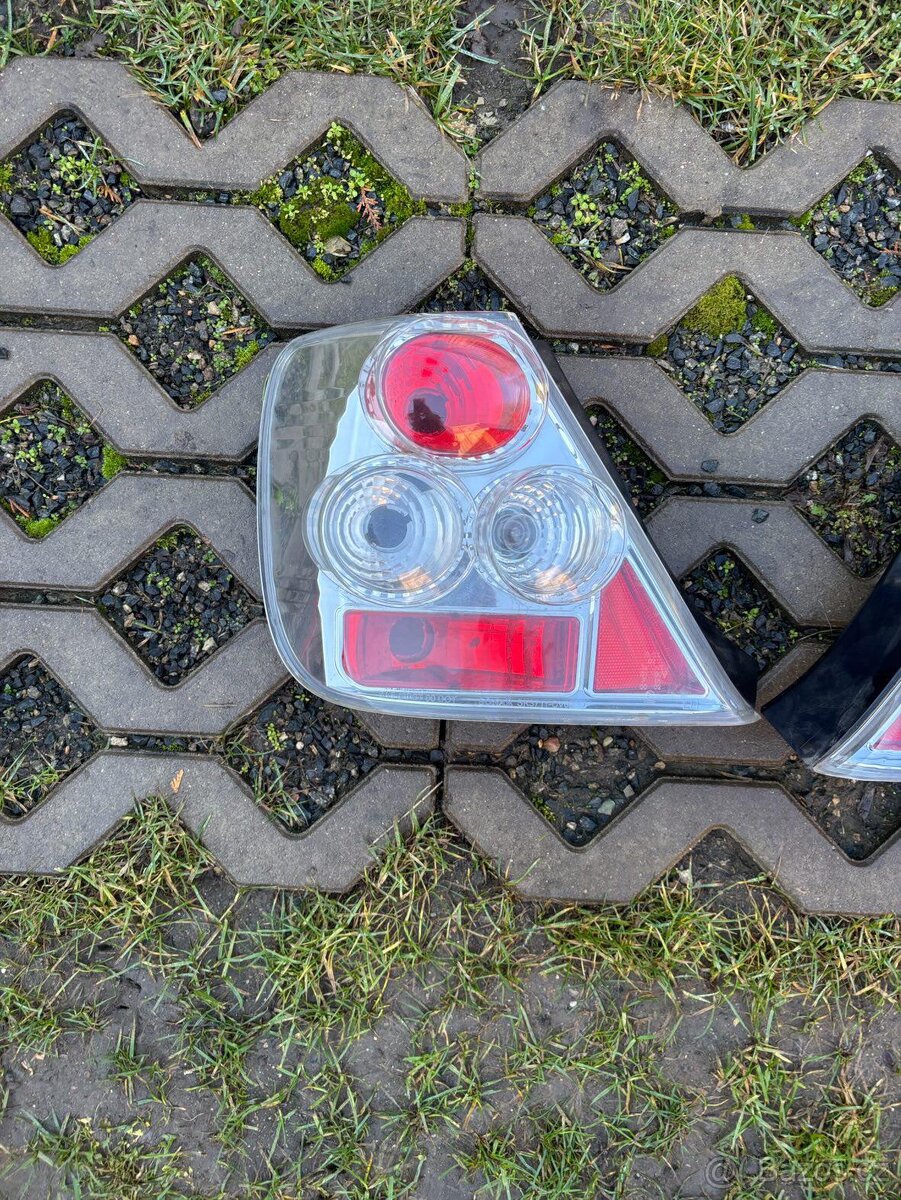 Honda Civic 7G sport - Prahy, zadní nárazník a světla. - 2