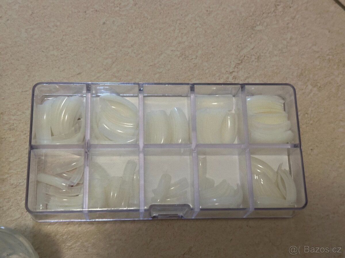 Věci na gelové nehty – gel, primer, tipy (použité) - 2