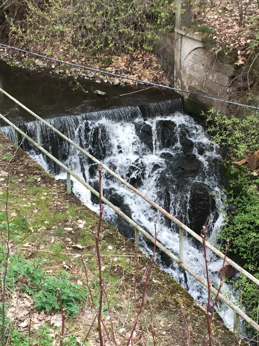Luxusní bydlení s vlastním 5 m vodopádem - 2