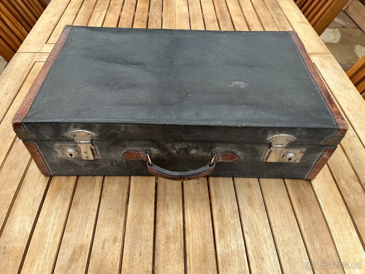 Prodám starožitný kufr. - 2