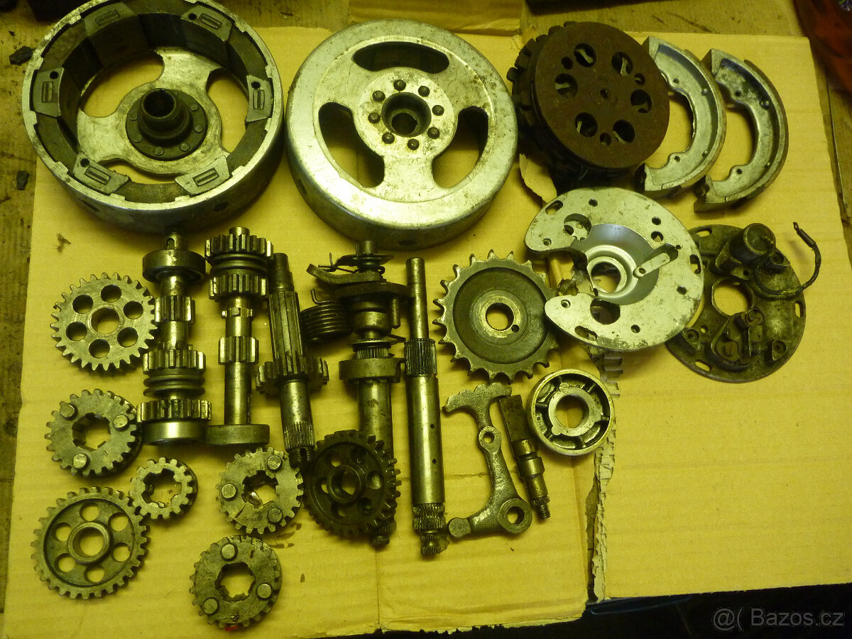 ČZ 150 - díly do motoru - 2