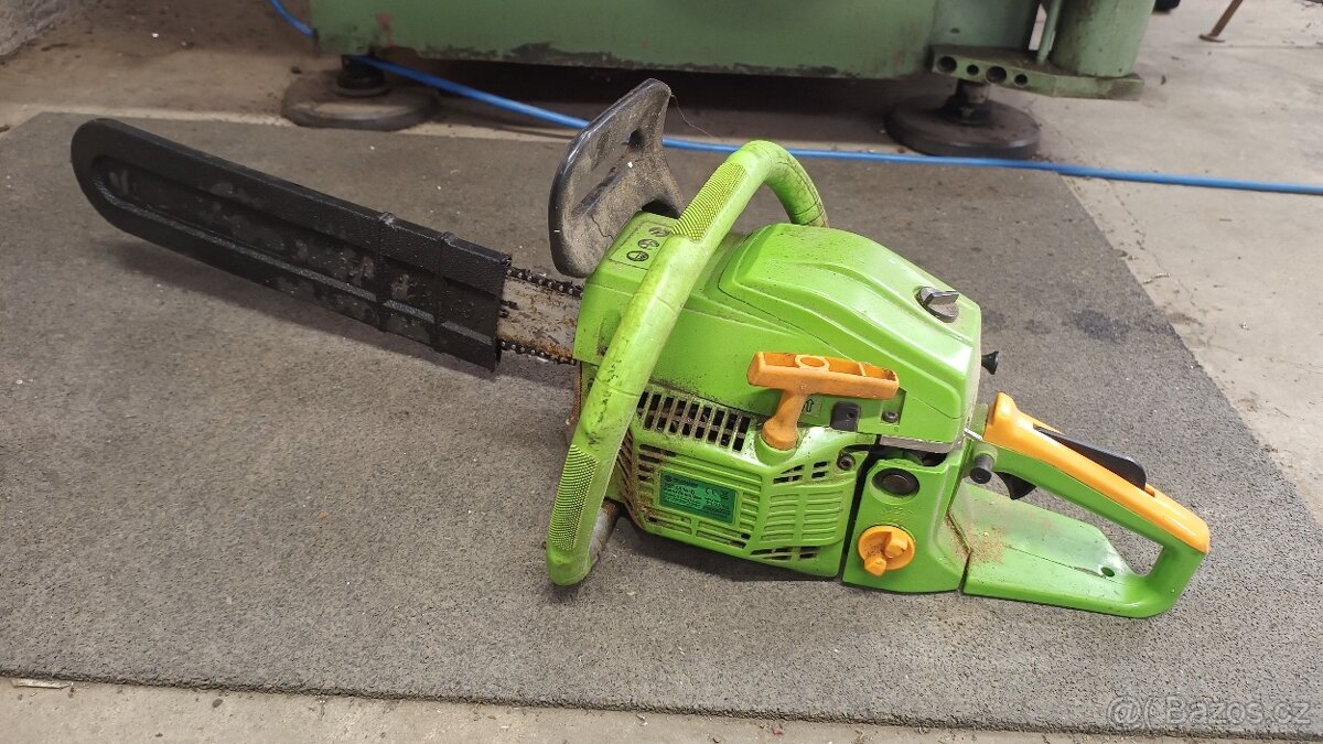 Motorová pila Fieldman. - 2