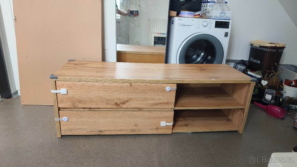 TV stolek - dekor přírodní dřevo - 2
