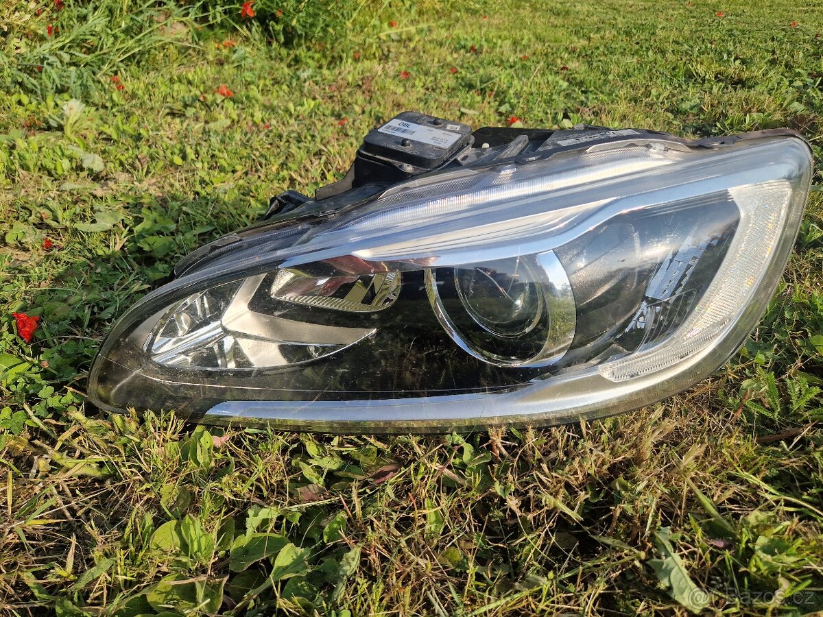 Leve predné svetlo Volvo S60, V60 - 2