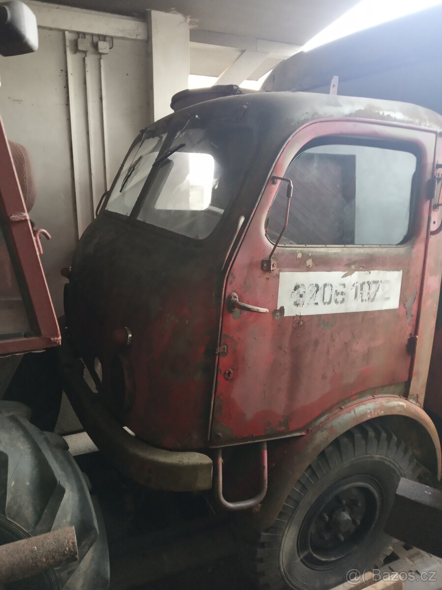 Tatra 805 sanita - 2