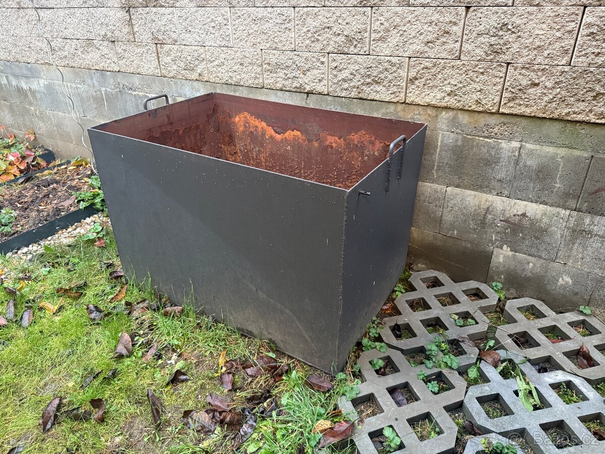 Zelezny kontejner - 2