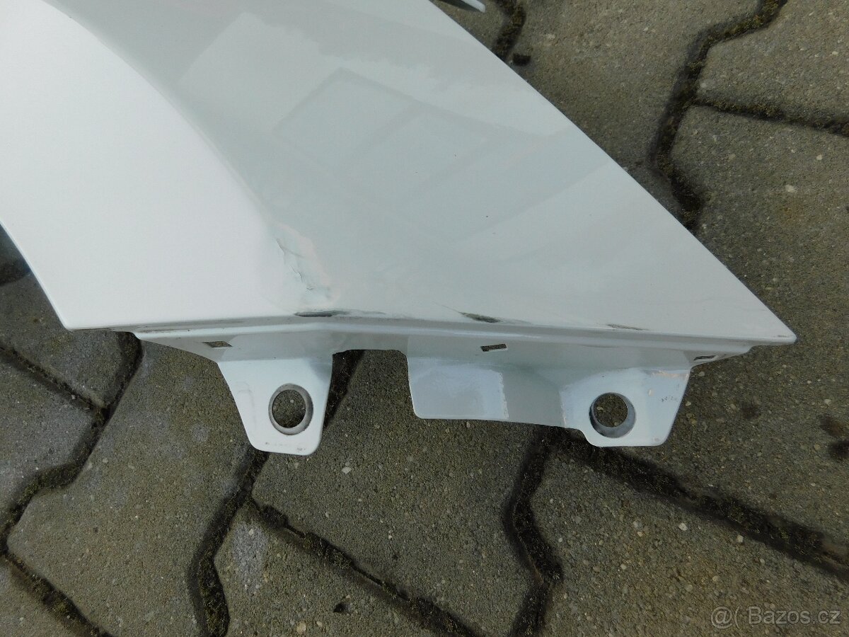 KIA Rio PP blatník za 1000.- - 2