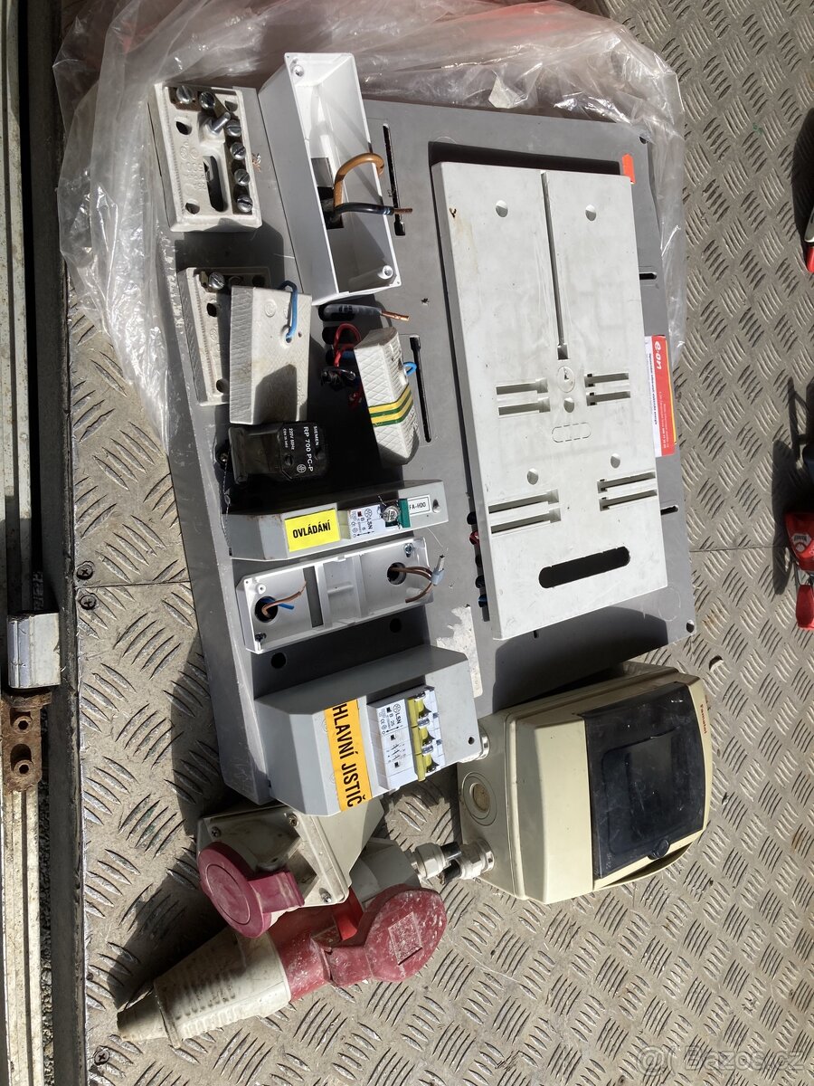 Elektromateriál - 2