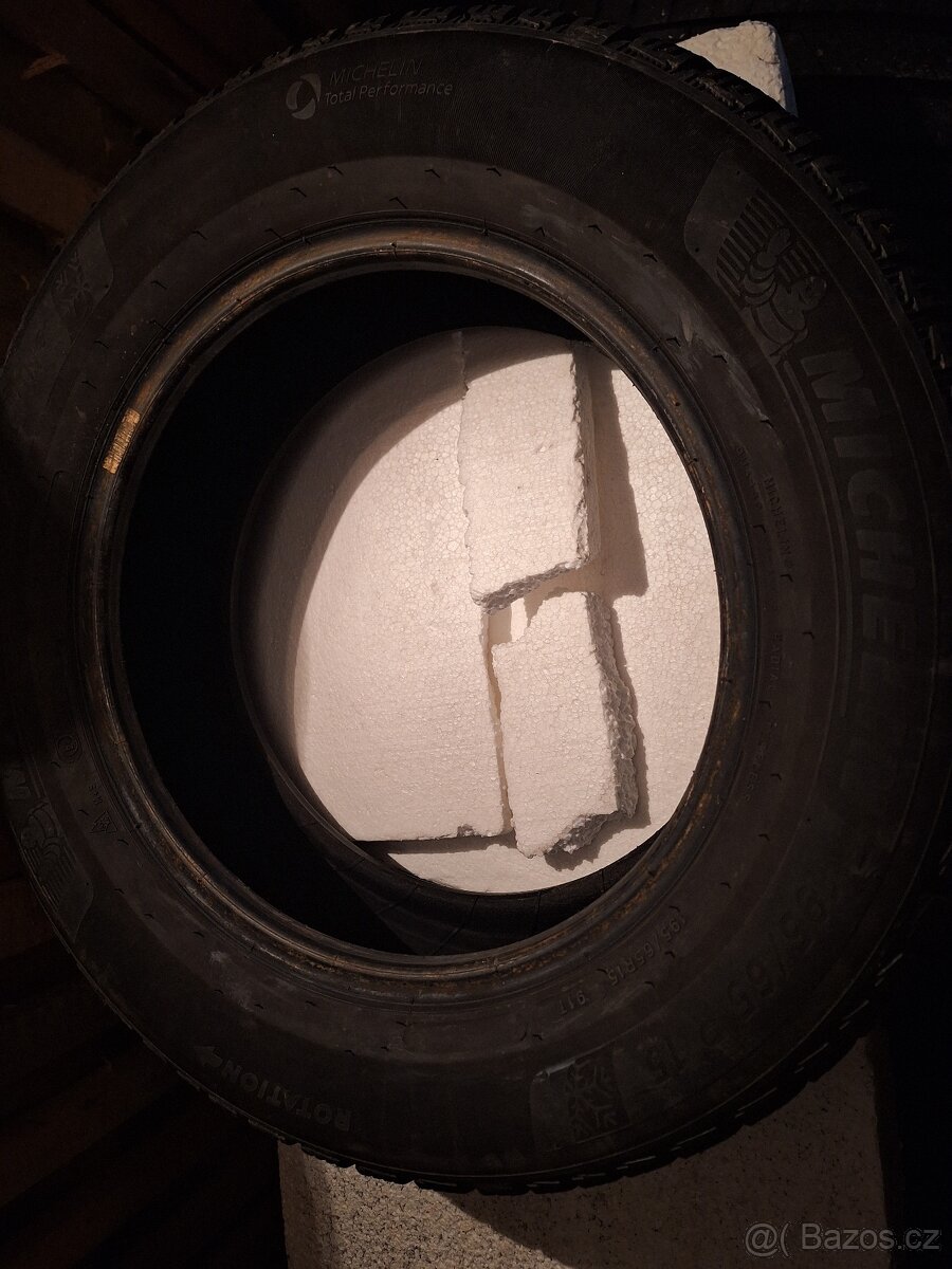 Prodám Gumy - 2