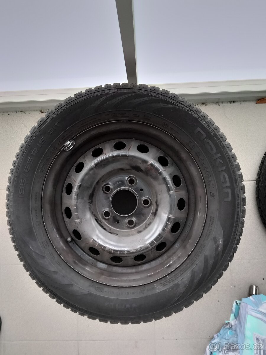 Nokian 195/65/15 M+S včetně disku - 2