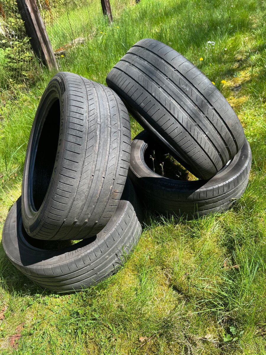 255/45/19 - 2