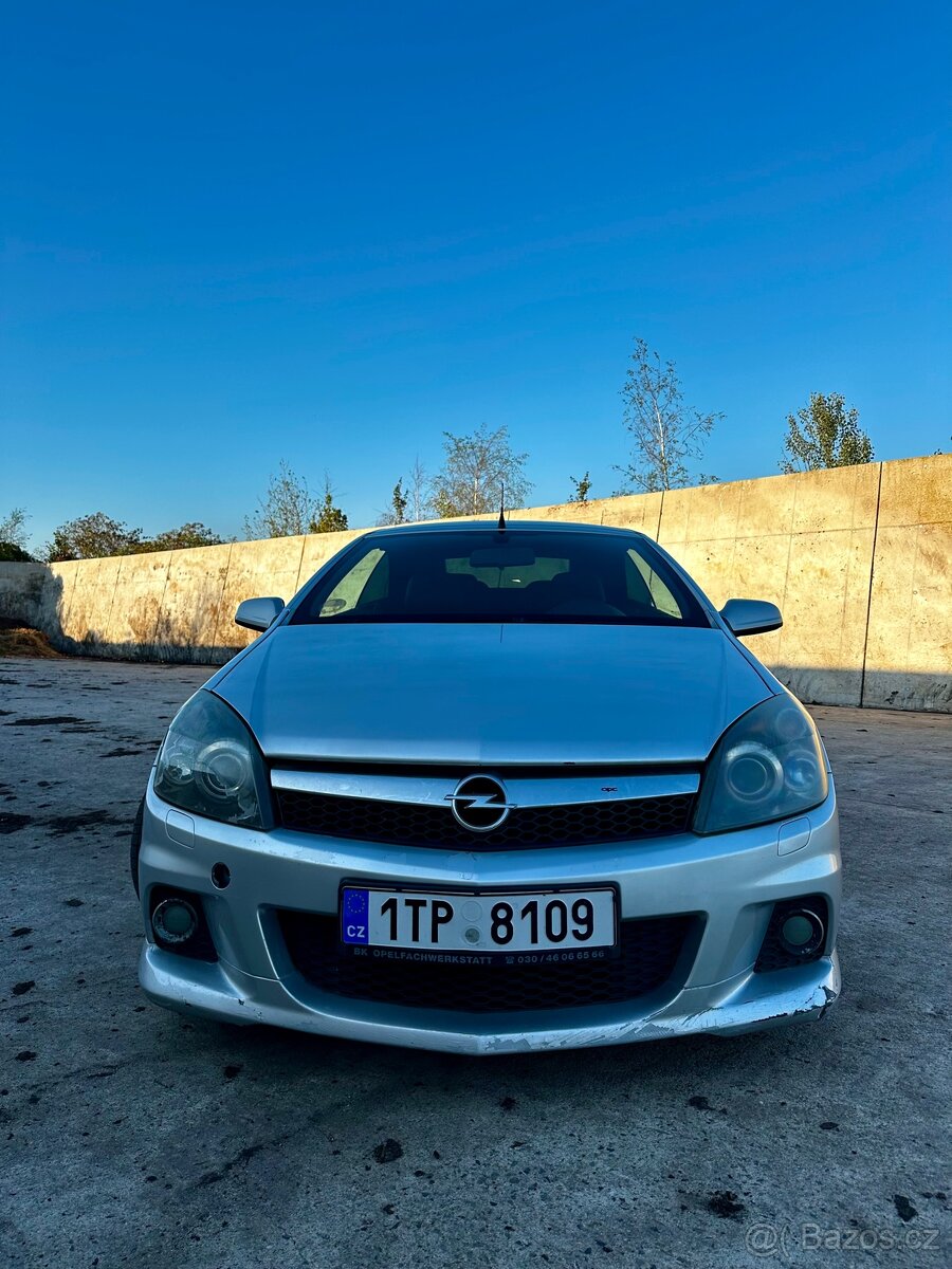 Opel Astra TWINTOP (OPC line) - 2