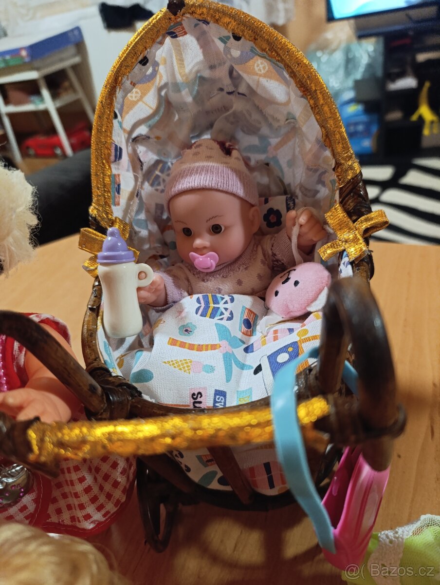 Retro kočárek a panenky - 2