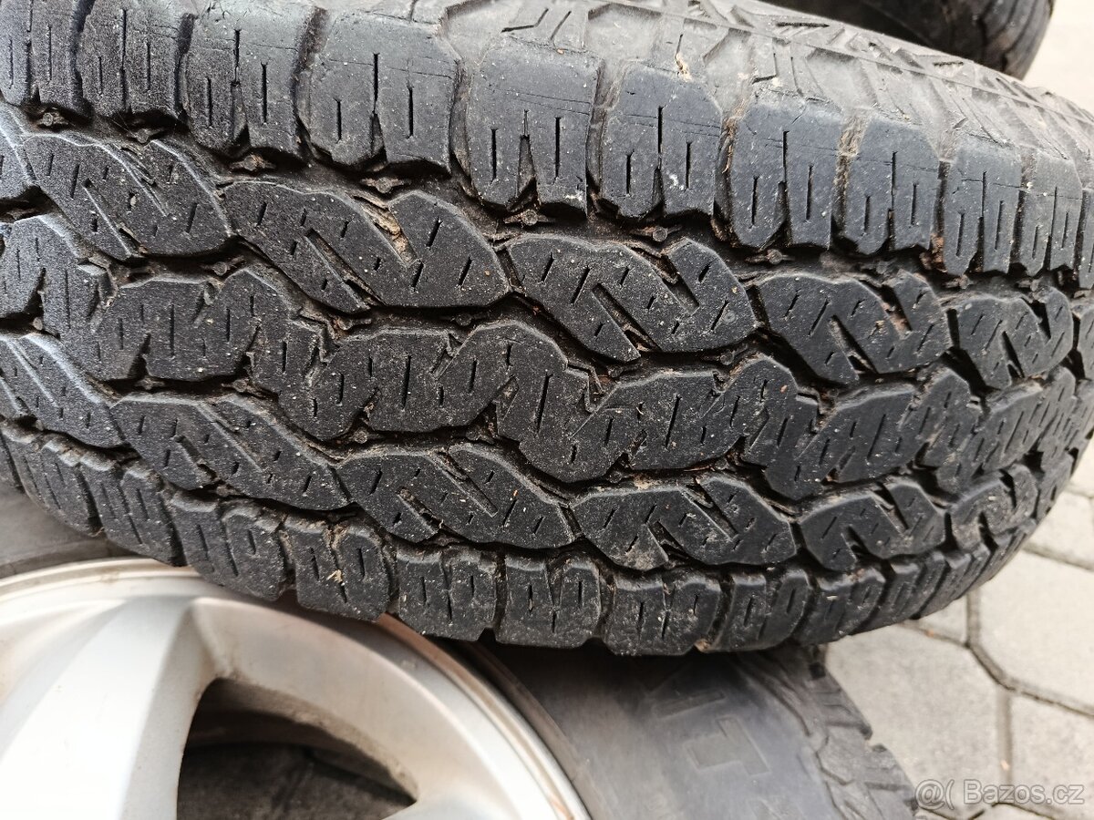 Sada zimních kol Kia 225/75R16 - 2