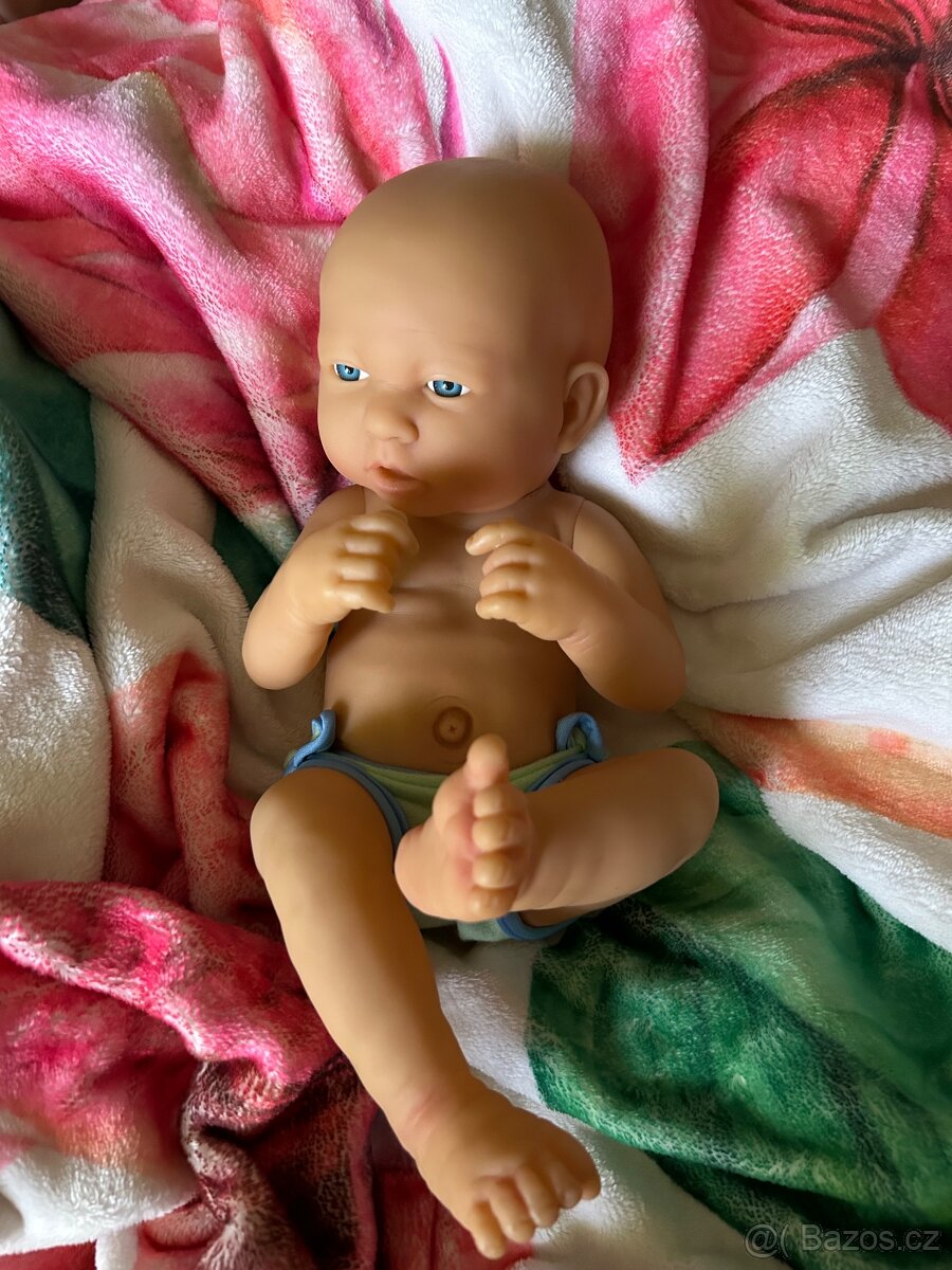 Realistická panenka,podobná reborn. - 2
