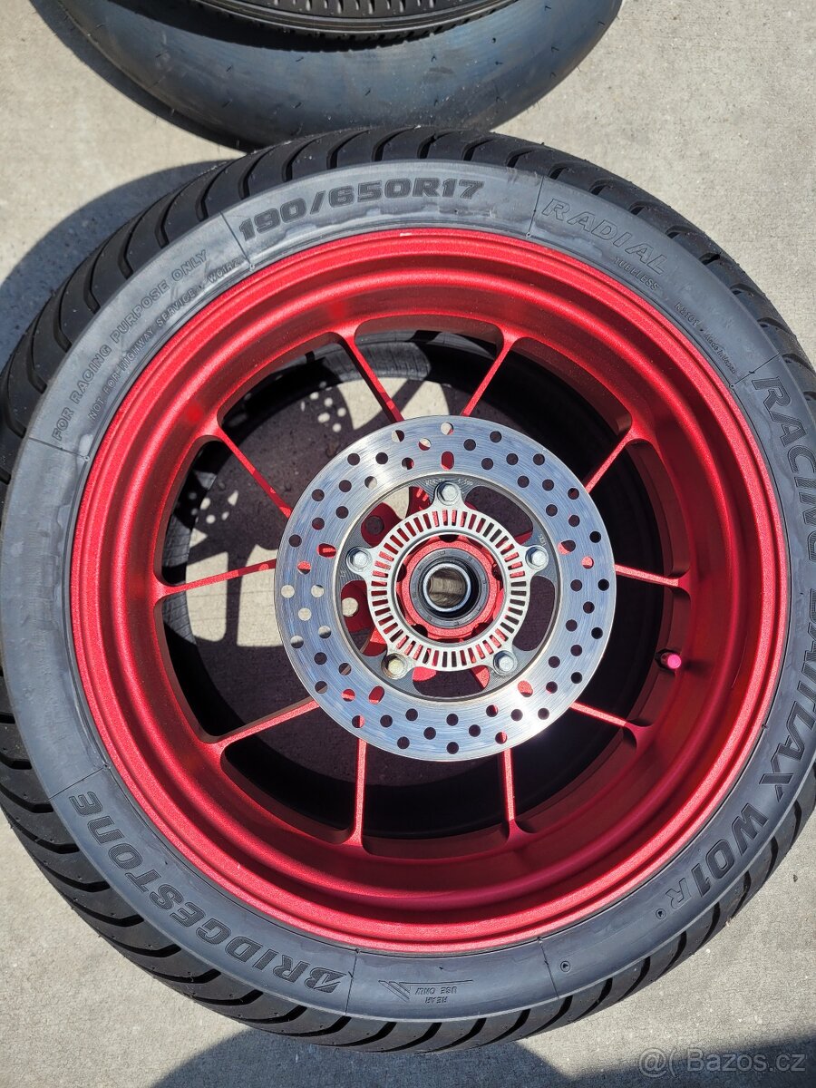 Predám kola na Aprilia RSV4 - 2