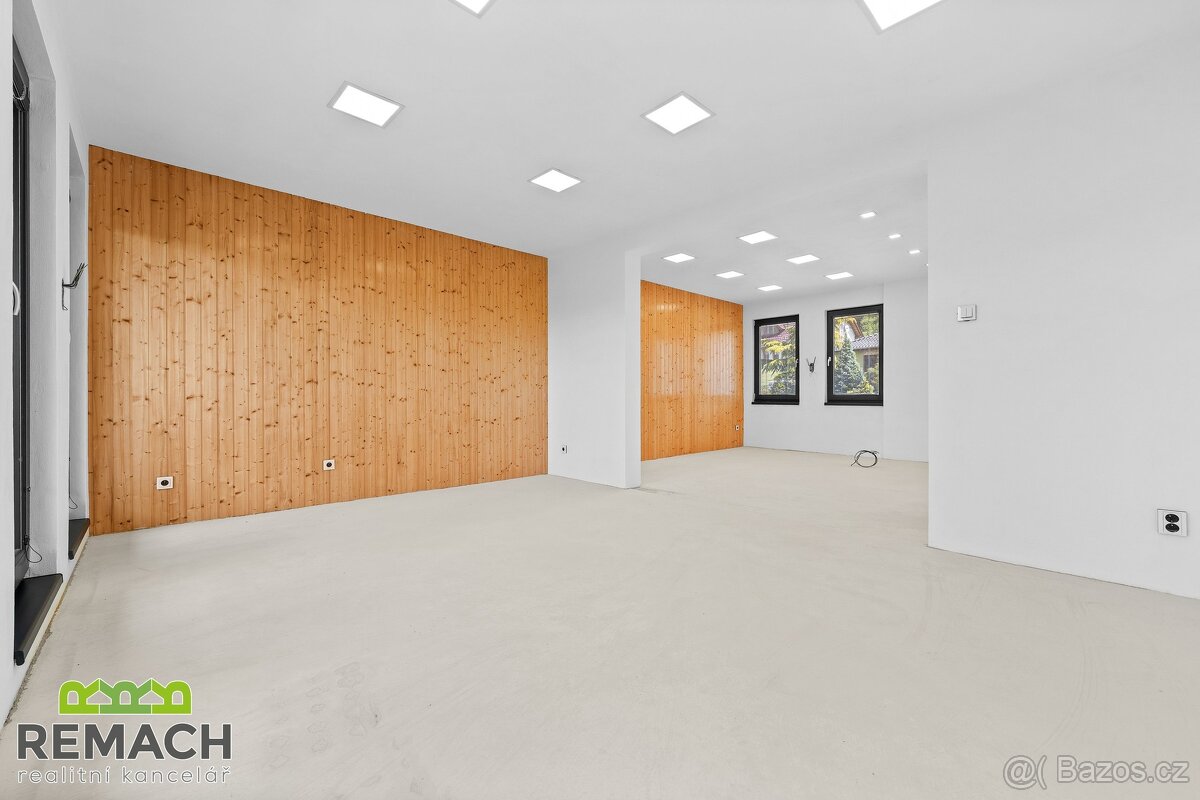 Prodej, rodinný dům, 1859 m² + podíl na pozemcích o rozloze - 2