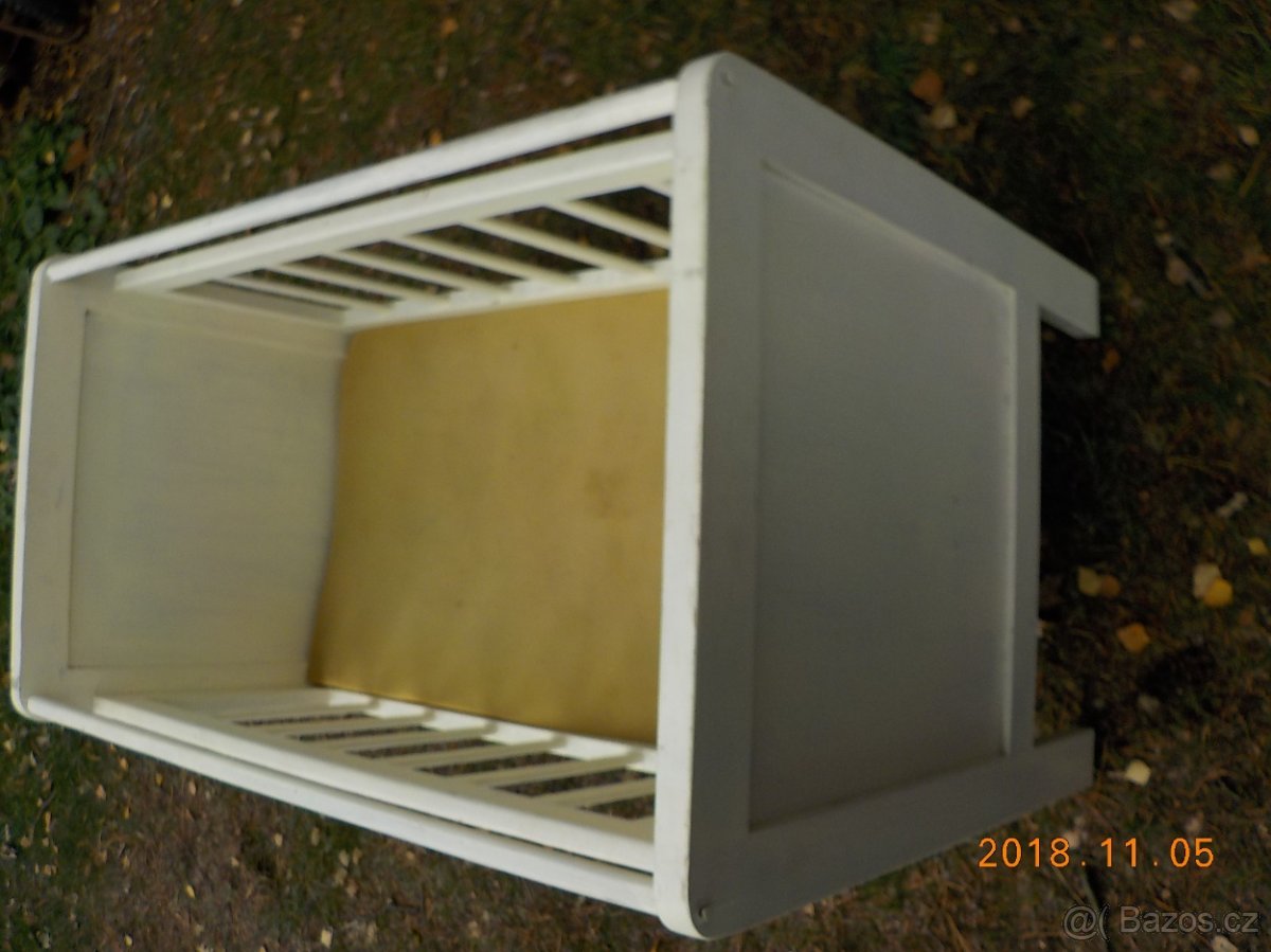 Trocha starého nábytku - 2