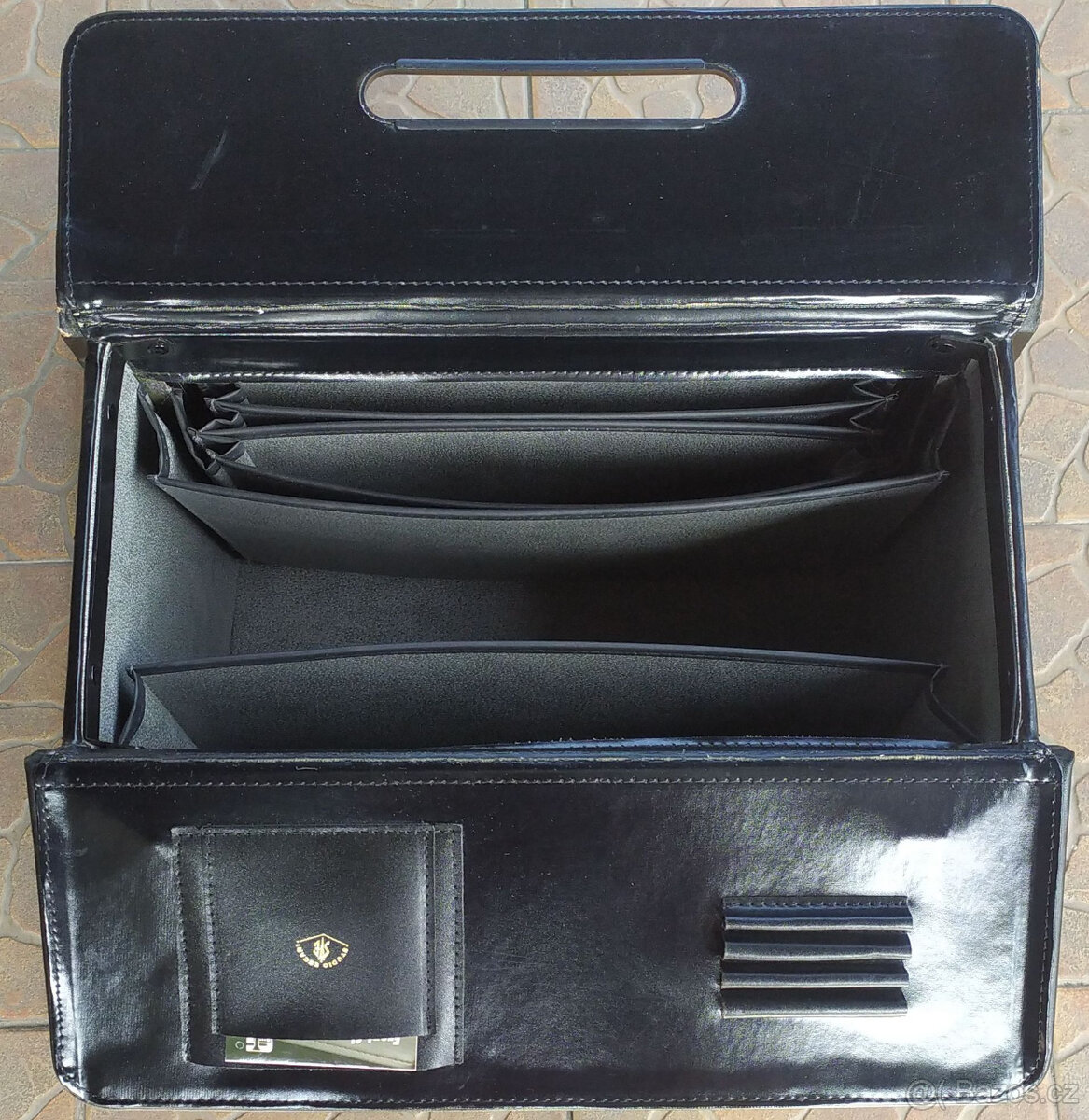 Hezký cestovní / pilotní kufr - 2