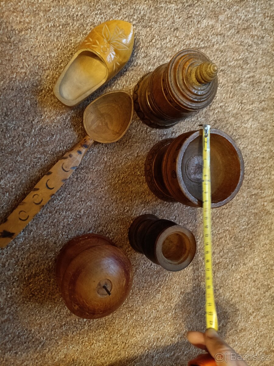 Starožitnosti dřevěné - 2