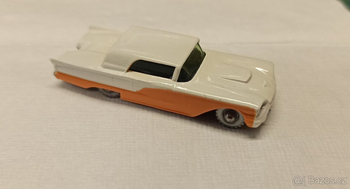 Matchbox Ford Thunderbird - 2