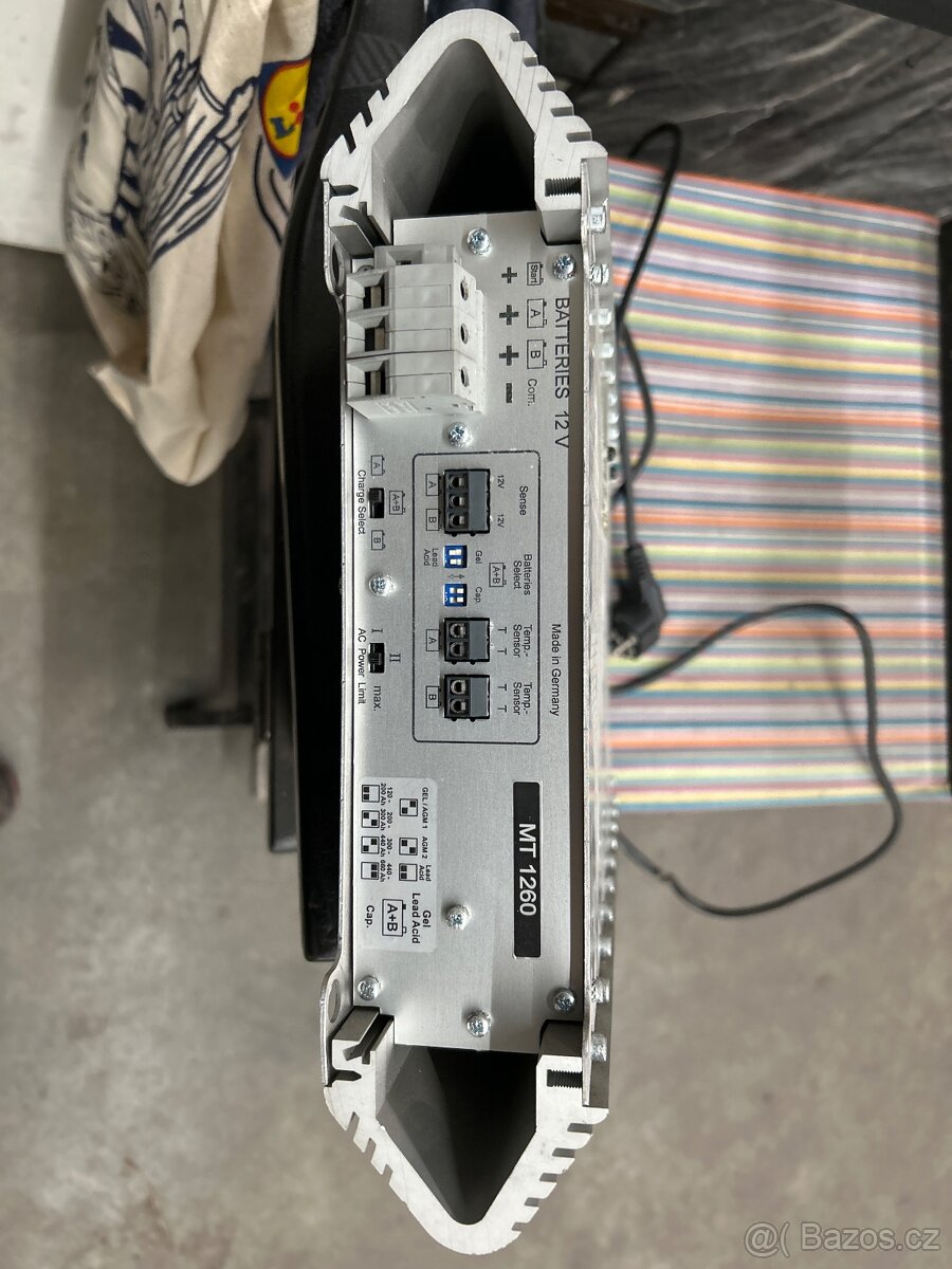 Nabíječka do karavanu - 2