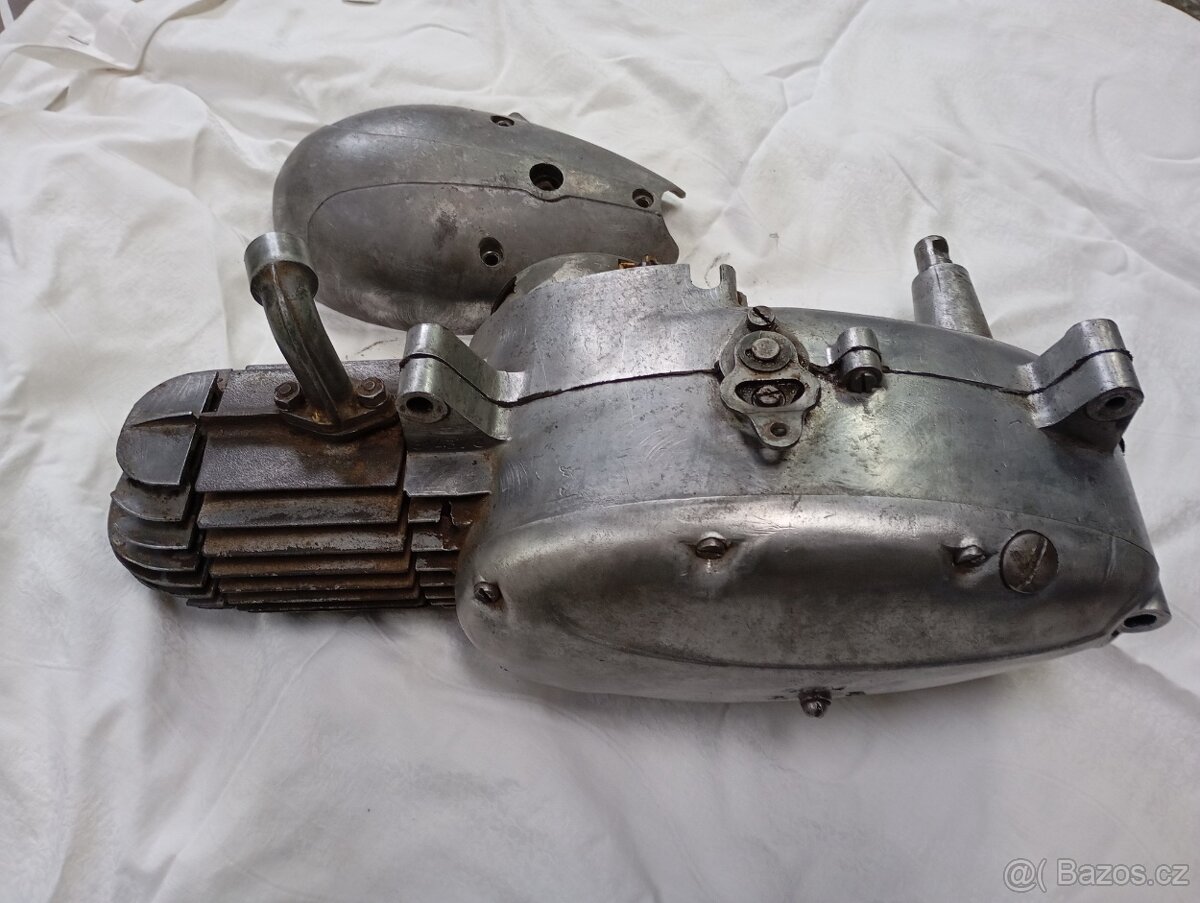 Motor Jawa pařez - 2