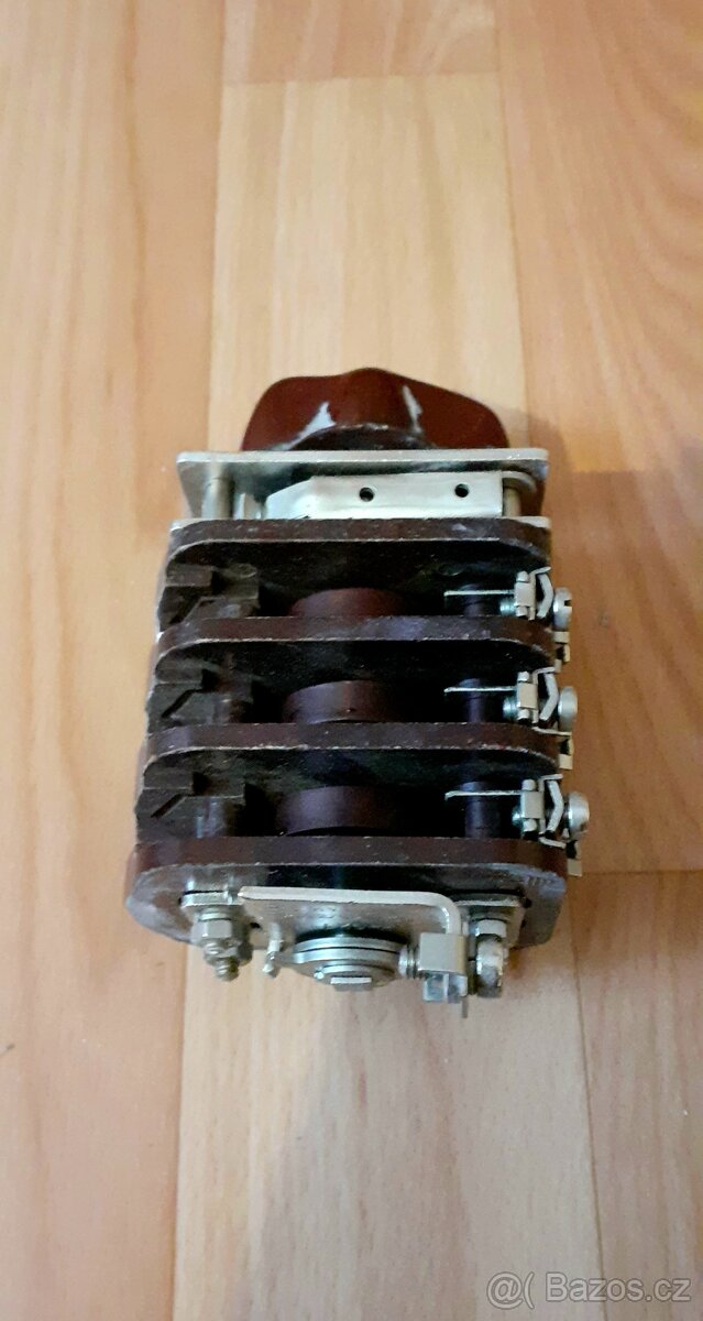 Přepínač TAH2 KSP02112, 15/380V - 2